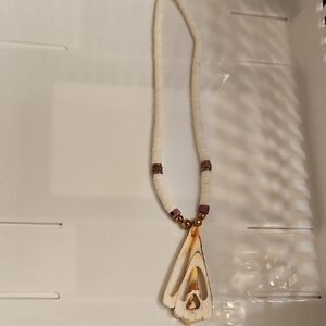 Elegant Shell Pendant Necklace